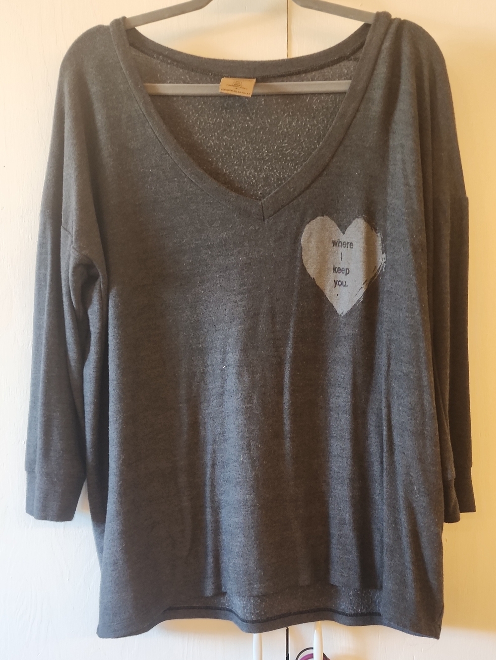 good hYOUman Charcoal Gray V-Neck Heart Pullover Sweater